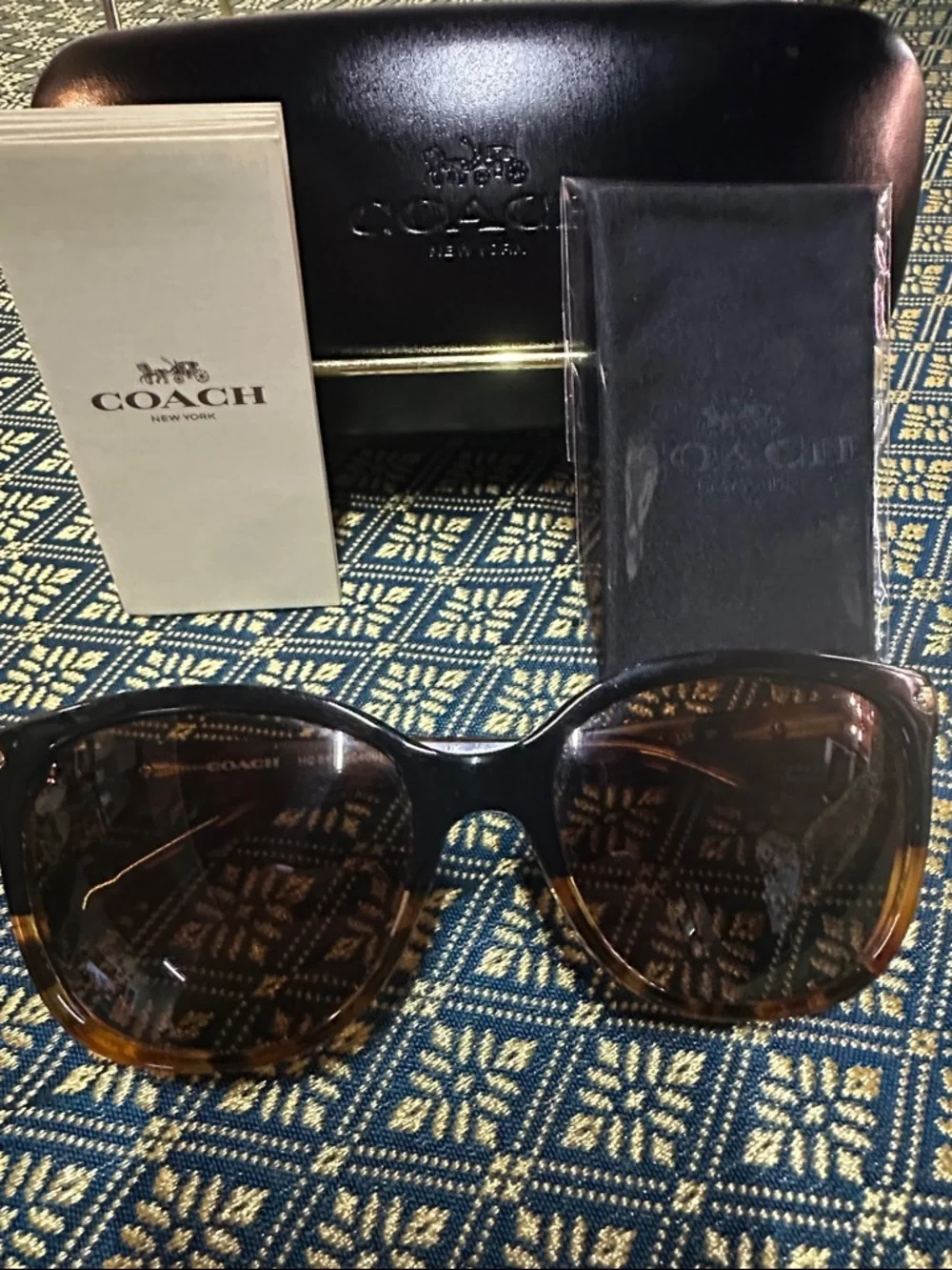 Coach Tortoise Shell Brown Gradient Women's Sunglasses with Case - Picture 4 of 4